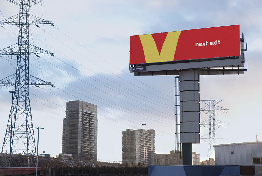 McDonald’s «Follow the Arches»  Minimalismo direccional y la deconstrucción del logo