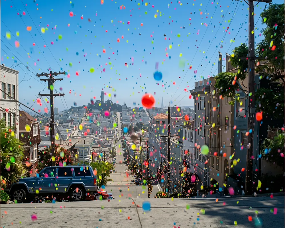Miles de pelotas saltarinas de colores brillantes rebotando por una calle empinada de San Francisco a plena luz del día.